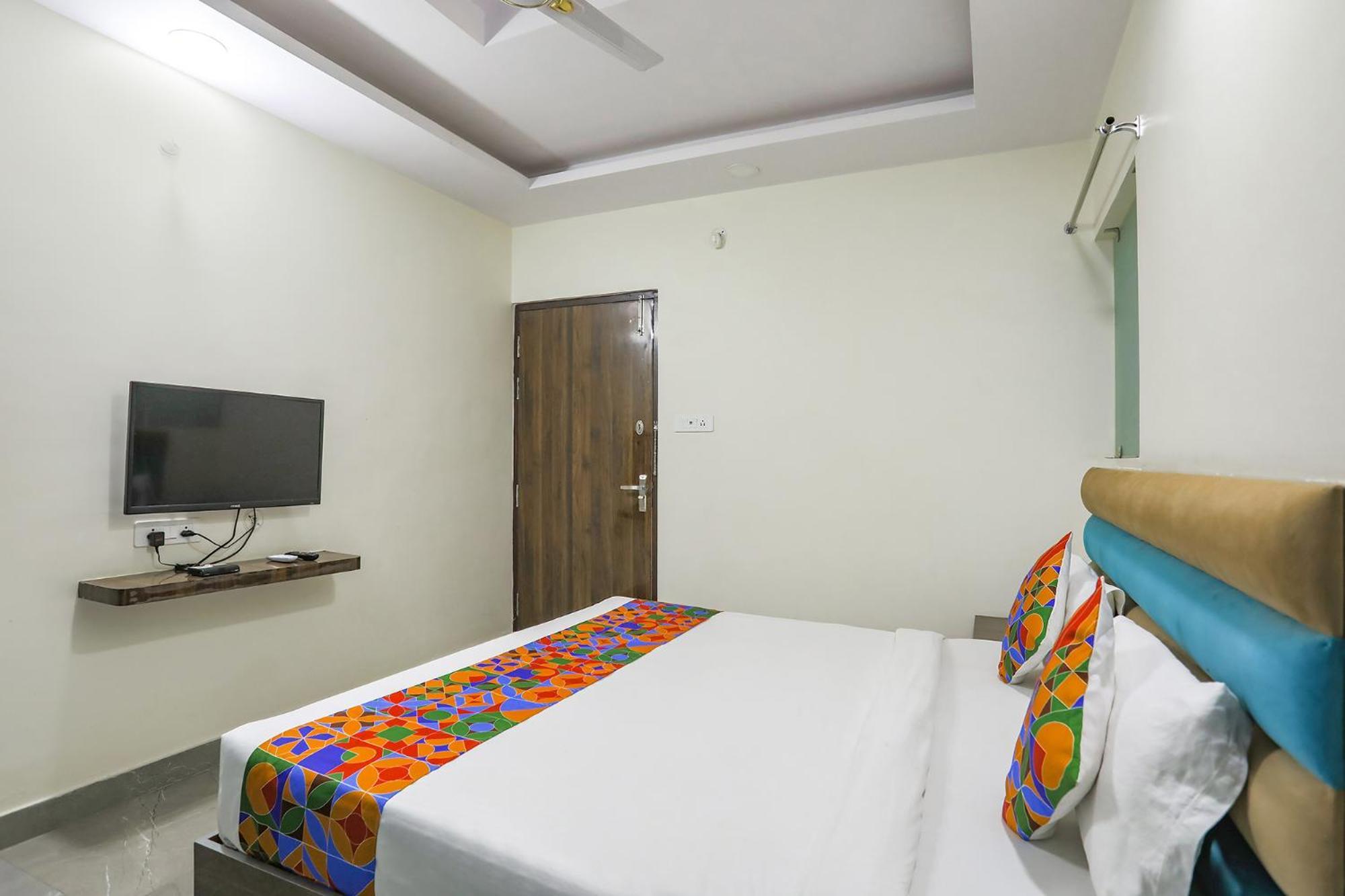 Fabhotel Sm Palace Chinhat Exterior foto